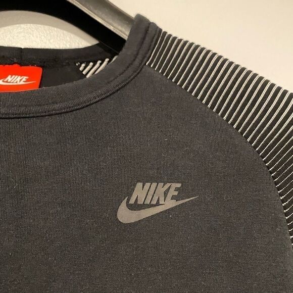 Nike NSW Tech Fleece Crew Sweatshirt Side Zippers Size Medium - Picture 4 of 10